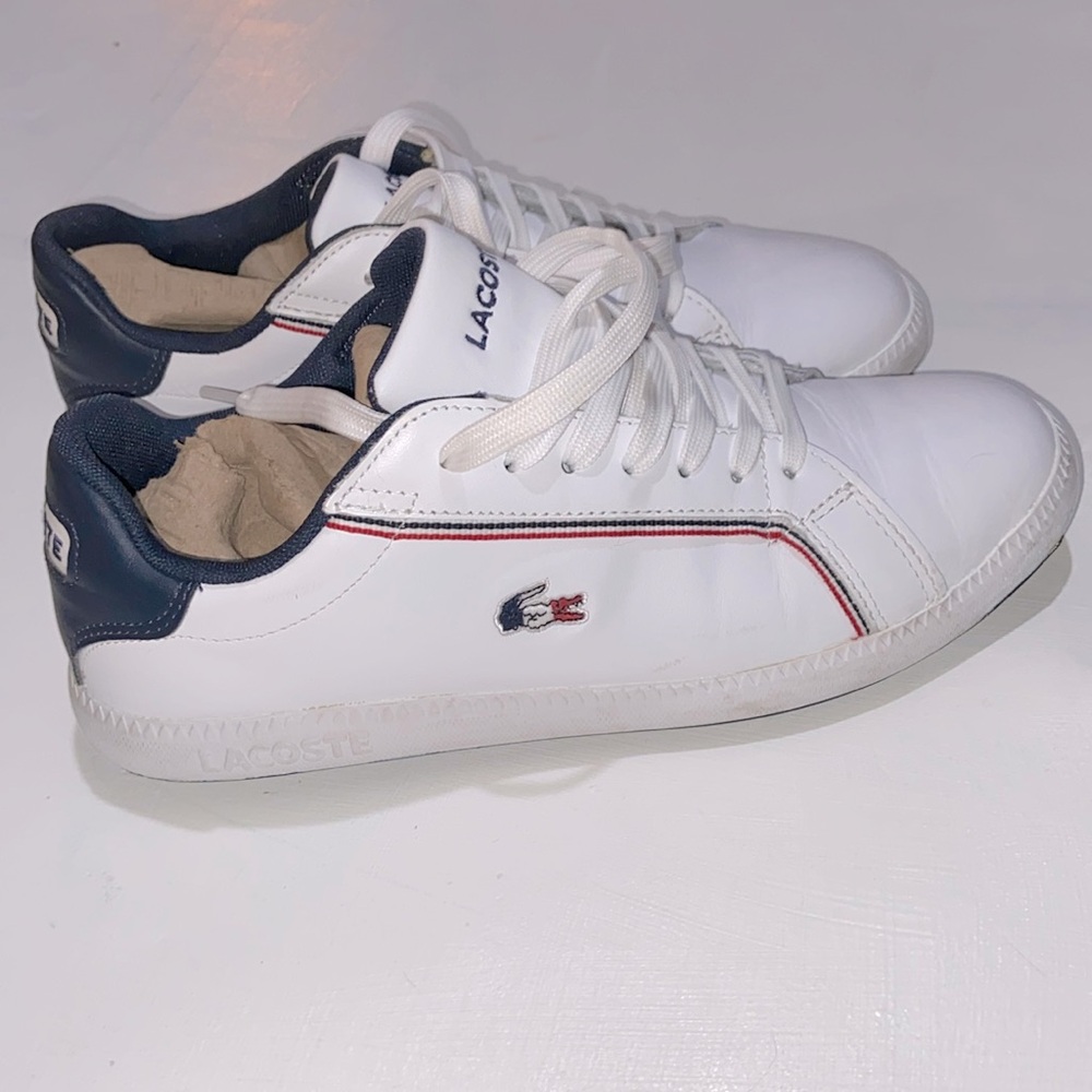NWOT LACOSTE GRADUATE SHOES 7.5 BLUE, WHITE, RED ACCENTS